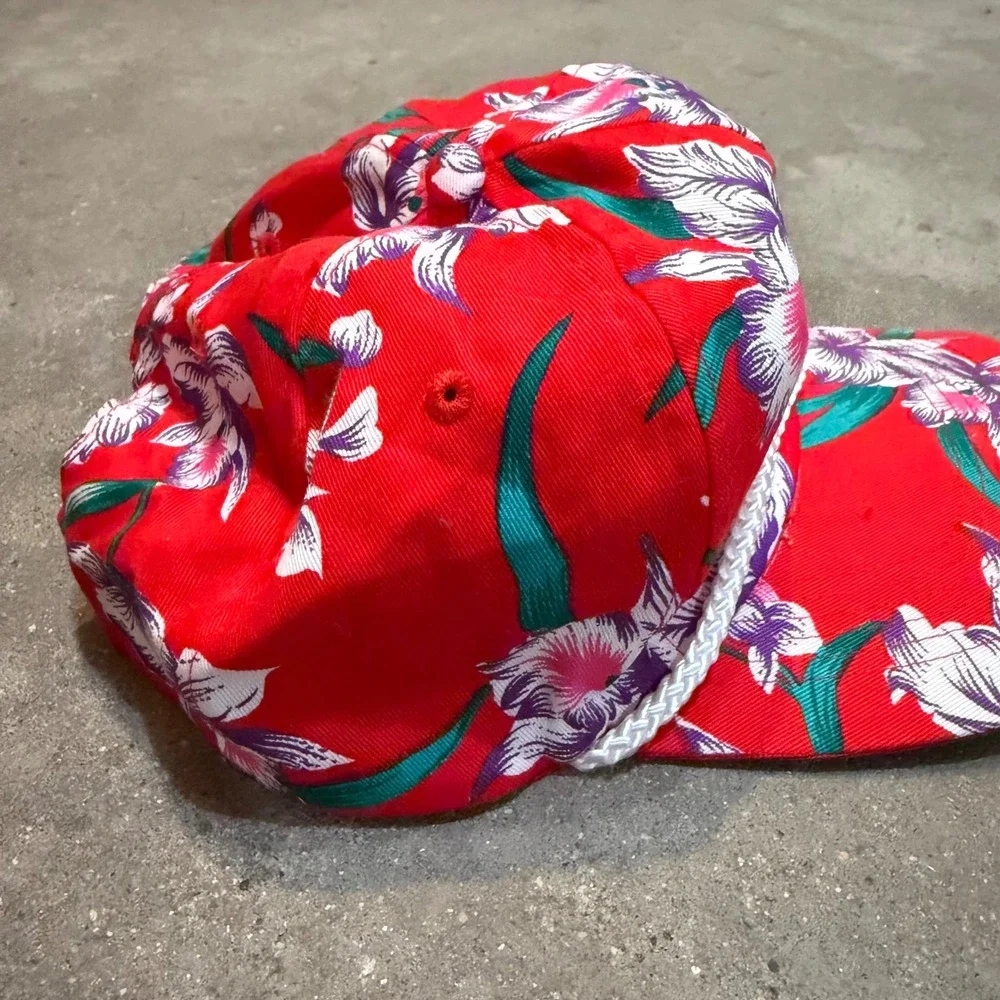 VTG San‎ Sun Snapback Hat Mens OSFA Red Floral Hawaiian Wrecker Rope Trucker Cap